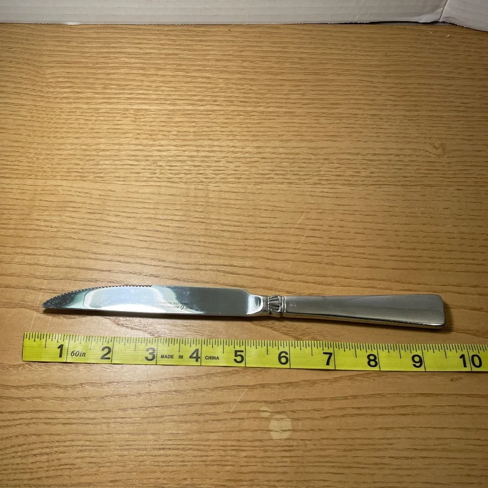 Reed & Barton Sanderling Pattern 4 Dinner Knives Stainless Flatware Indonesia